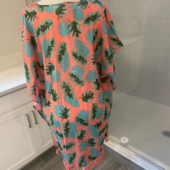 NWT Super Cute Beach Coverup - Picture 2 of 3